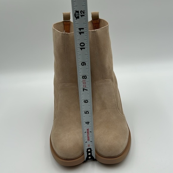 2114- André Assous Suede Ankle boots Beige Water Resistant Size 7.5 NWT - Picture 5 of 12